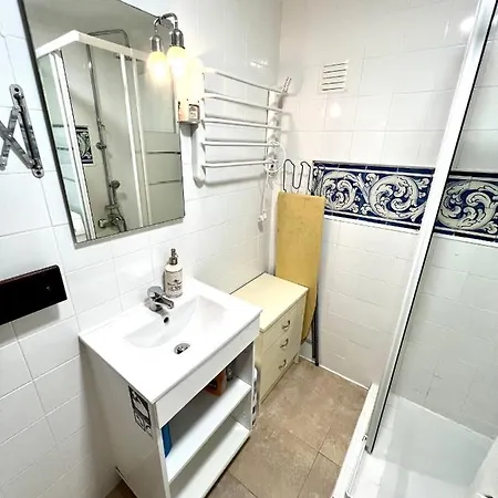 Apartment 4 - & Cozy Little With Terrace Estoril