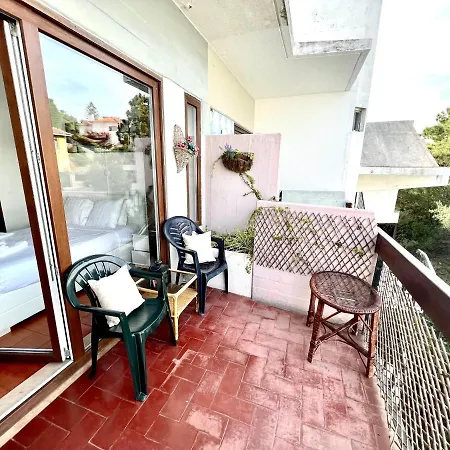 Apartment 4 - & Cozy Little With Terrace Estoril
