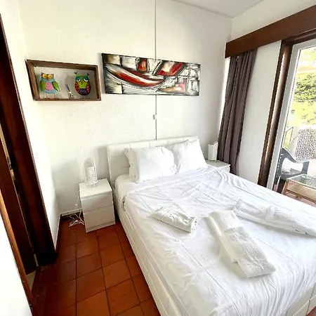 4 - & Cozy Little With Terrace Apartment